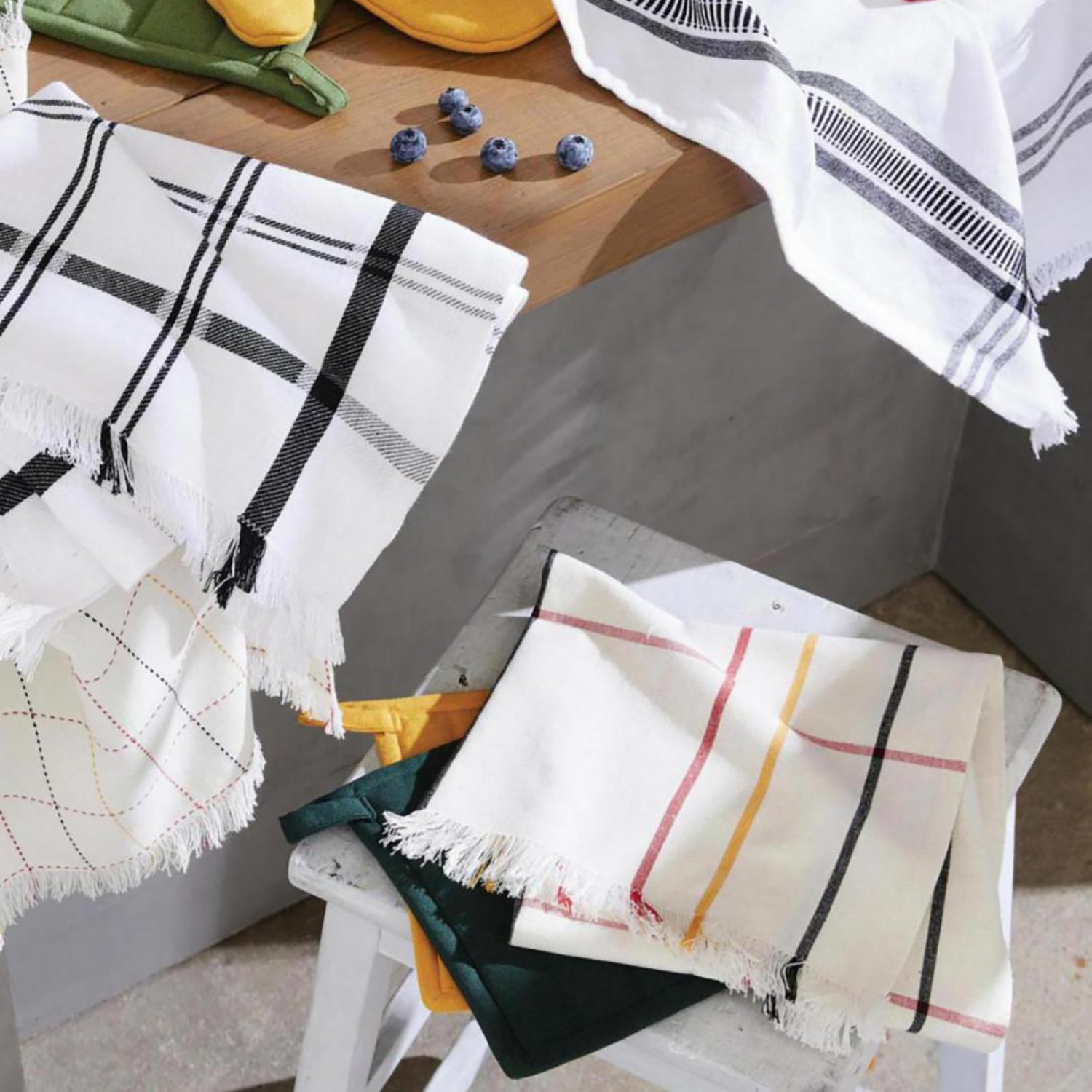 White & Multi-Colour Check Recycled Cotton Mix Tea Towel, 50 x 70 cm